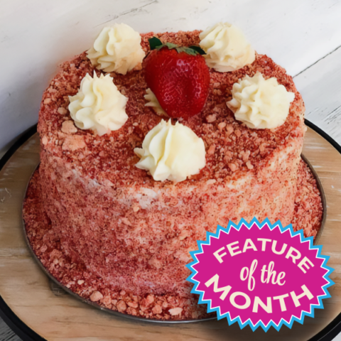 Strawberry Crunch Cake | KARIN'S CAKES AND SWEETS